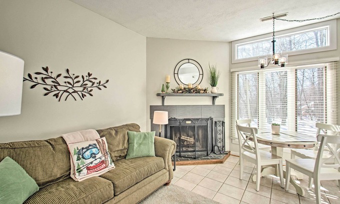 Wintergreen Condo | Wintergreen Resort Escape ~ Walk to Ski Lift!