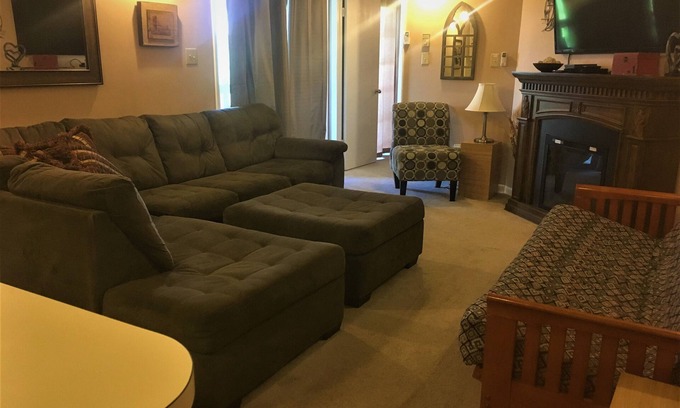Ghent Apartment | Winterplace Condo D302