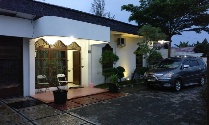 Palangkaraya House | Wisma Liontine