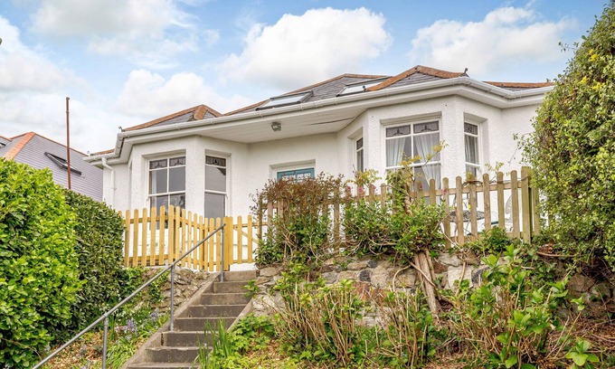Mevagissey House | WISTERIA, family friendly, character holiday cottage in Mevagissey
