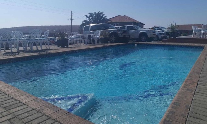 Emalahleni Bed & Breakfast | Witbank Boutique Hotel - Khayalami Group