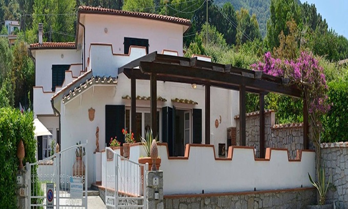Sant' Andrea Apartment | With Furnished Terrace and Close to the Beach - Apartment Denise 1