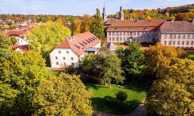 Willebadessen Hotel | Wohlfühlhotel IM SCHLOSSPARK - Self CheckIn
