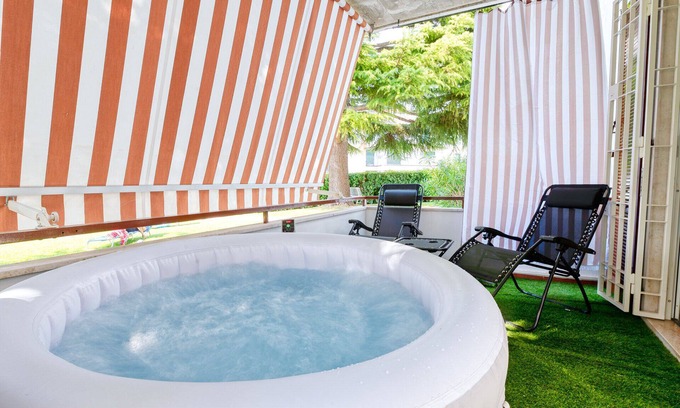 San Benedetto di Lugana Apartment | Wolf House - Peschiera Holiday (Private Jacuzzi)