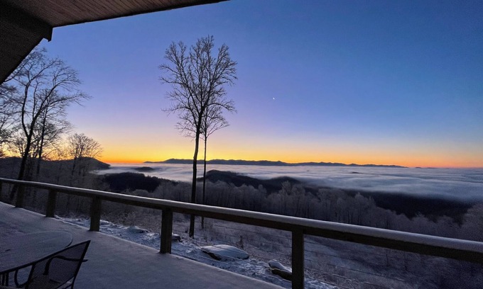 Mars Hill House | WOLF LAUREL AREA ADA Carolina Moon NC COM