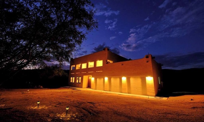 Vail House | Wolf track house @ Colossal Cave
