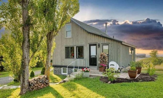 Wolfville House | Wolfville Raven Hill Vineyard Gorgeous Cottage