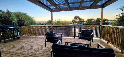 Swansea House | Wombat Hollow - The Perfect Base