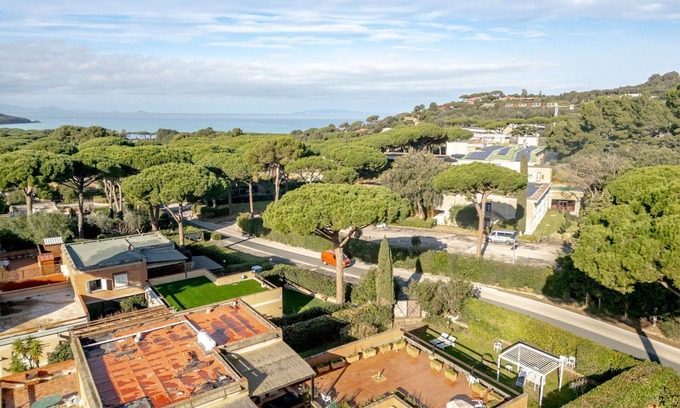 Punta Ala House | Wonderful private villa for 5 guests with TV, terrace and pets allowed