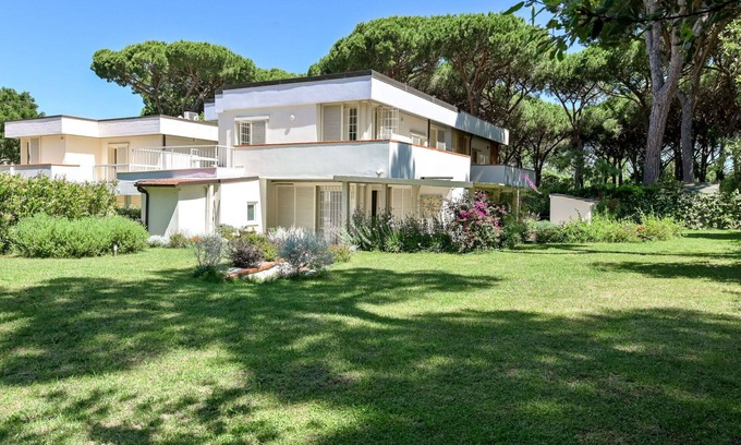 Punta Ala Villa | Wonderful private villa for 10 people with WIFI, A/C, TV, patio and pets allowed