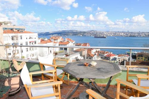 Kabatas Apartment | Wonder Homes- Spectacular View 6BR, 2BA, Rooftop