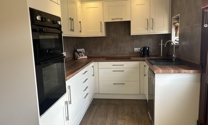 Wing Cottage | Wonderful 4 Bedroom Cottage Sleeps 8