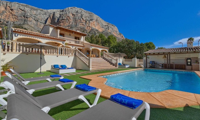 Montgo de Toscamar Villa | Wonderful and comfortable villa with private pool in Javea, Costa Blanca, Spain for 6 persons