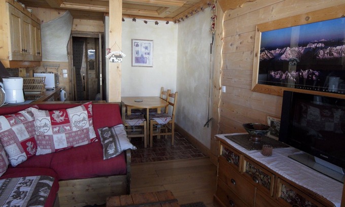 Plagne Centre Apartment | Wonderful duplex in wooden chalet style in Belle Plagne for 6 persons. 3 rooms