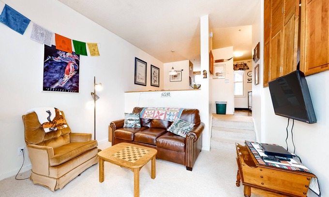 Waitsfield Condo | Wonderful Family Retreat Near the Slopes W/Shared Pool/Sauna & Game Room