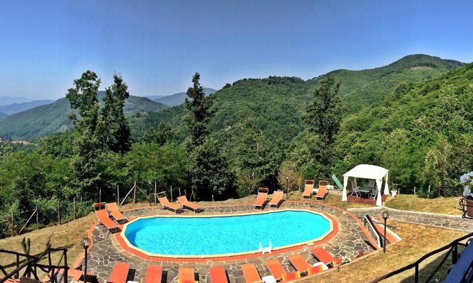 Pontito Apartment | Wonderful Flat In Villa Eleonora, With Swimming Pool And Surrounded By Mountains