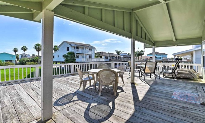 Jamaica Beach Cottage | Wonderful Get-Away Without Breaking the Bank - Bay Front & Canal W/Boat Slip