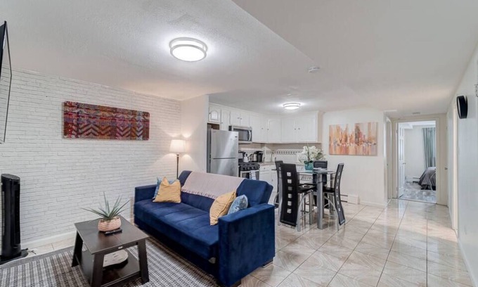 Canarsie Apartment | Wonderful Getaway in Canarsie Brooklyn w/Parking