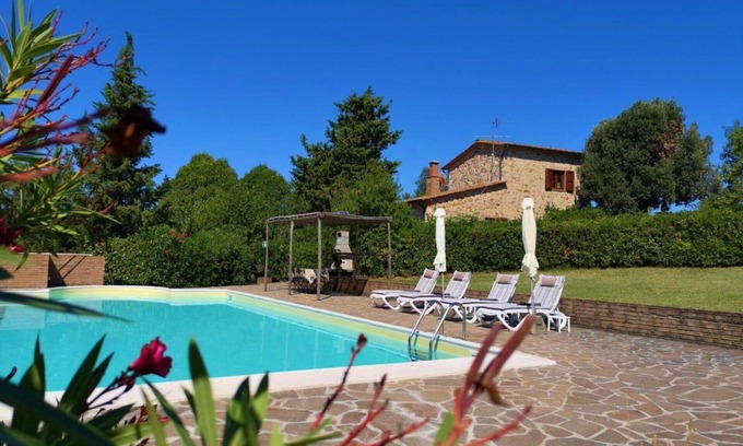 Pomarance Villa | Wonderful private villa with WIFI, private pool, A/C, TV, patio, pets allowed and panoramic view
