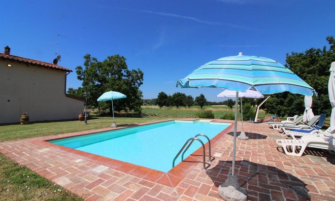 Marciano della Chiana Villa | Wonderful private villa for 9 people with WIFI, private pool, TV and pets allowed, close to Arezzo