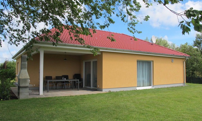 Hessenburg House | Wonderful private villa for 6 guests with WIFI, TV, terrace and parking