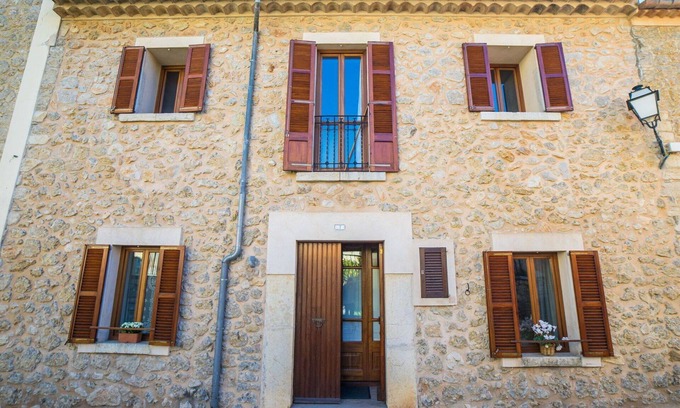 Mancor de la Vall House | Wonderful private villa for 8 people with A/C, WIFI, hot tub, TV and patio