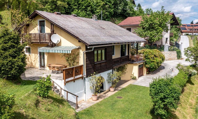 Maria Woerth House | Wonderful private villa for 9 guests with WIFI, TV, terrace, pets allowed and parking