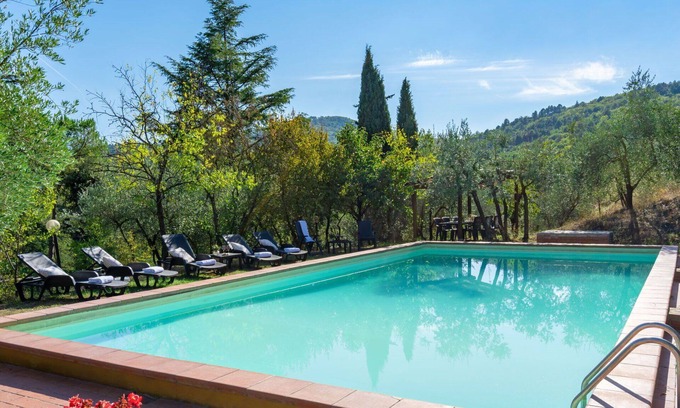 Montevarchi Villa | Wonderful private villa with private pool, WIFI, TV, balcony, pets allowed, panoramic view, parking