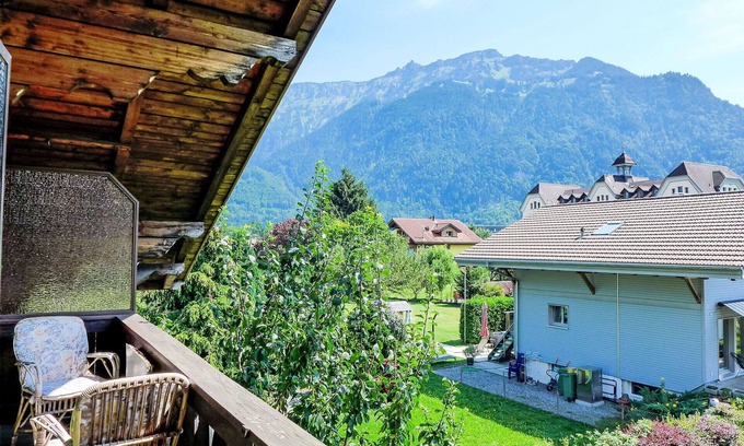 Interlaken House | Wonderful private villa for 5 people with WIFI, TV, patio, pets allowed and panoramic view