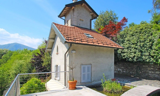 Pettenasco House | Wonderful private villa for 4 guests with patio and parking