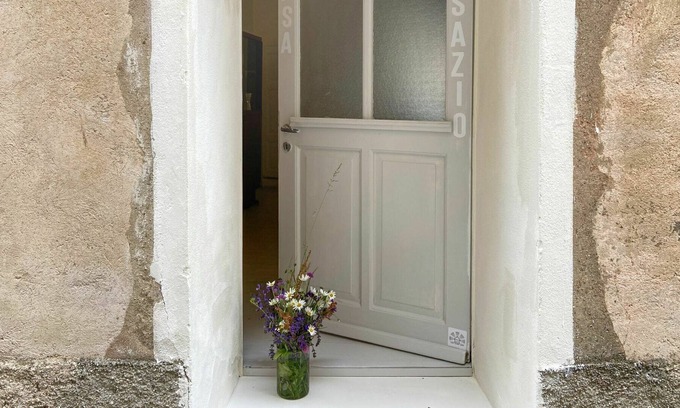 Tremona House | Wonderful private villa for 6 guests with WIFI, pets allowed and panoramic view