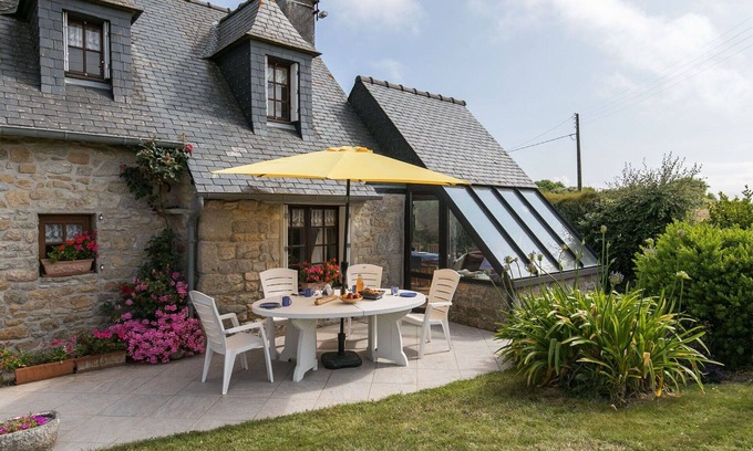 Cleder House | Wonderful private villa for 4 people with TV, terrace and parking