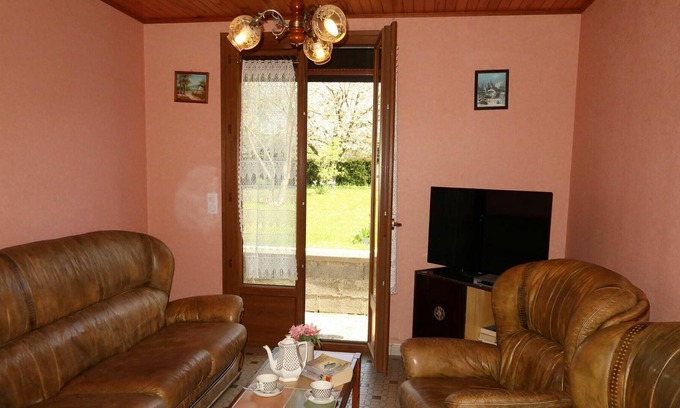 Tregon House | Wonderful private villa for 6 people with WIFI, TV, terrace, pets allowed and parking