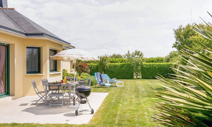 Kerlouet House | Wonderful private villa for 6 people with TV, terrace and parking