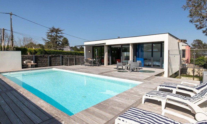 Finistere House | Wonderful private villa with private pool, WIFI, hot tub, TV, terrace, pets allowed and parking
