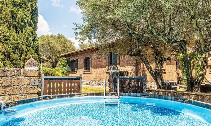 Vetralla Villa | Wonderful private villa with private pool, WIFI, TV, patio, pets allowed and panoramic view