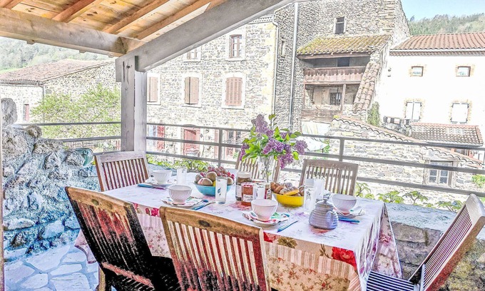 Blassac House | Wonderful private villa for 6 people with WIFI, TV, terrace, pets allowed and parking