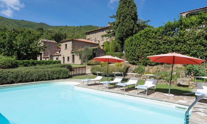 Pieve di Chio House | Wonderful private villa for 12 people with private pool, WIFI, TV, terrace and pets allowed