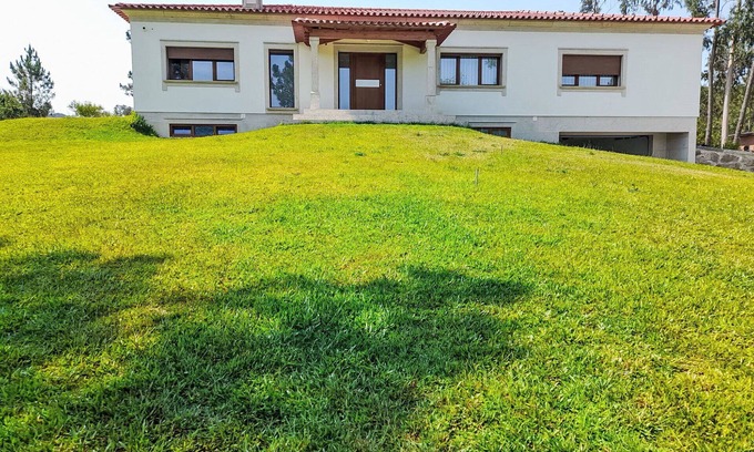 Esposende Villa | Wonderful private villa for 6 people with private pool, WIFI, TV, patio and panoramic view