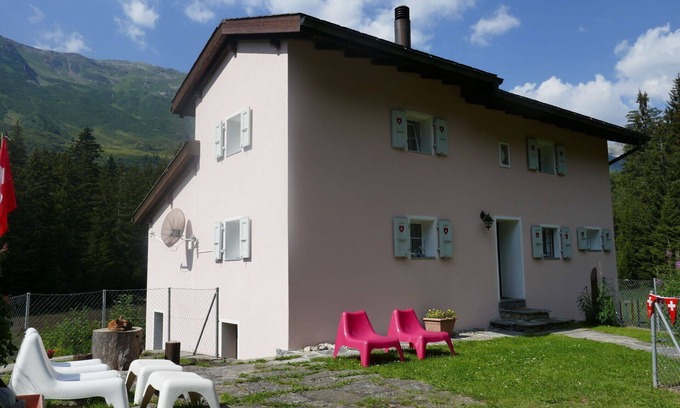 Blenio House | Wonderful private villa for 5 people with WIFI, TV, patio, pets allowed, panoramic view and park.