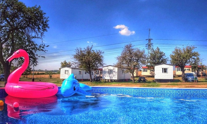 Dolni Chabry House | Wonderful private villa for 4 people with WIFI, A/C, pool, terrace, pets allowed and parking