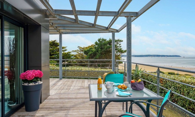 Finistere House | Wonderful private villa for 6 guests with WIFI, TV, terrace and parking