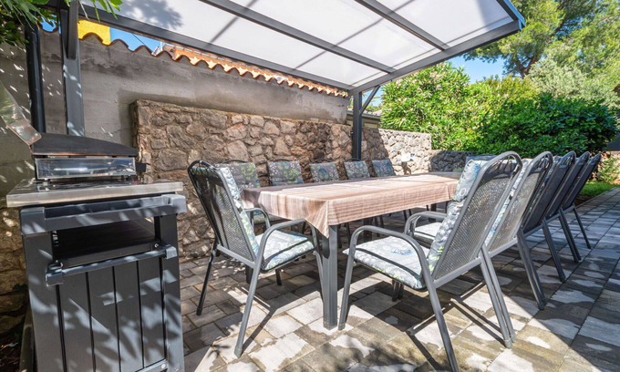 Cunski House | Wonderful private villa for 12 people with hot tub, WIFI, A/C, TV, patio and parking