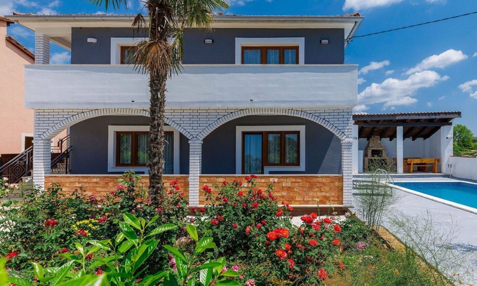 Rezanci House | Wonderful private villa for 8 guests with A/C, private pool, WIFI, TV, terrace and parking