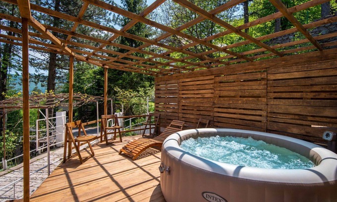 Lic House | Wonderful private villa with private pool, hot tub, WIFI, TV, terrace, pets allowed and parking