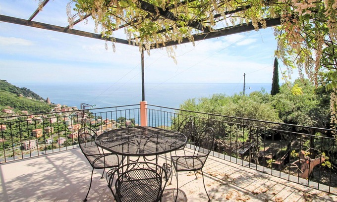 Zoagli House | Wonderful private villa for 4 guests with A/C, TV, terrace and pets allowed