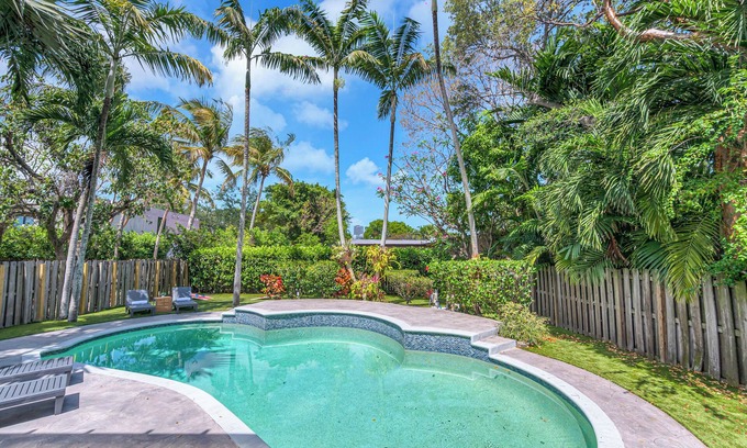 The Roads House | Wonderful Tropical Pool House Miami South Brickell