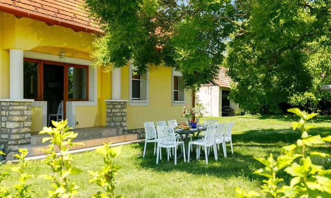 Balatonudvari House | Wonderful villa for 8 people with WIFI, A/C, TV and parking