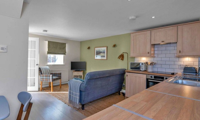 Kelso House | Wonderful villa for 2 guests with WIFI and pets allowed