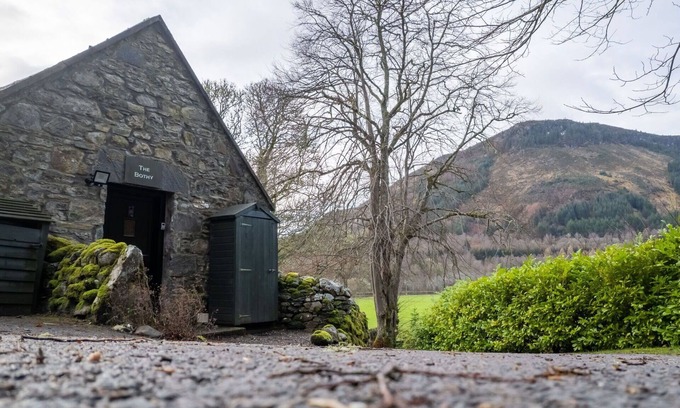 Invermoriston House | Wonderful villa for 2 guests with WIFI and parking